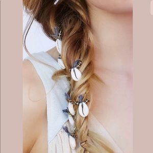 🌸 Free People shell hair rings w/fringe